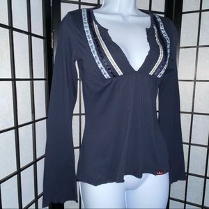 HOLLISTER Long Sleeve Deep V-neck Top Embroidered Blue & White Accents Size S